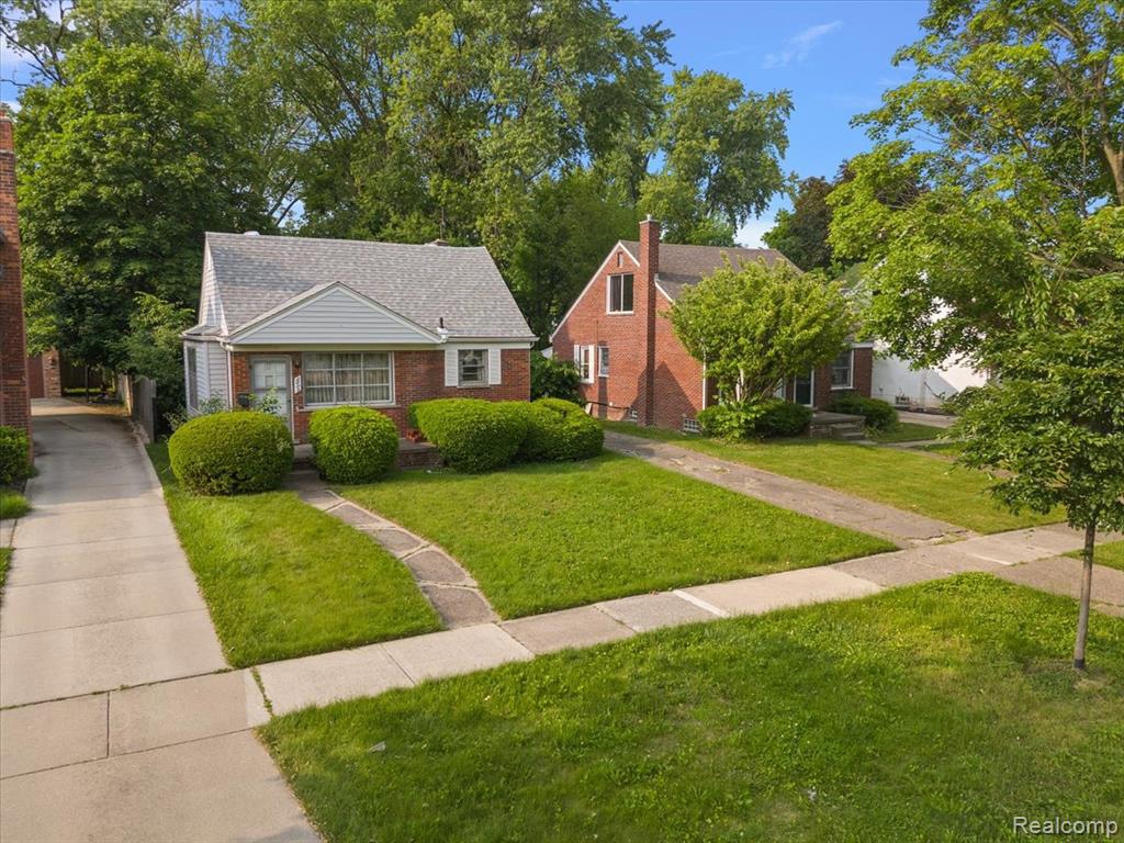 2829 Dorchester Road Birmingham, MI 48009 - Photo 3 of 23 Gallery Image 3