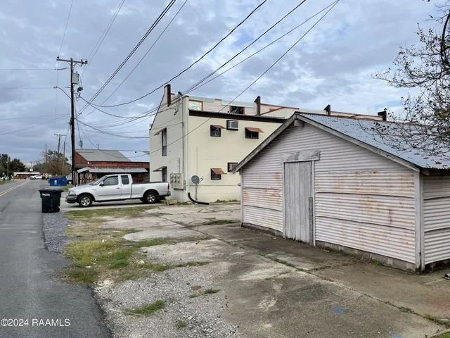 $499,000 | 1318-1320 Delasalle Drive, New Iberia, LA 70560