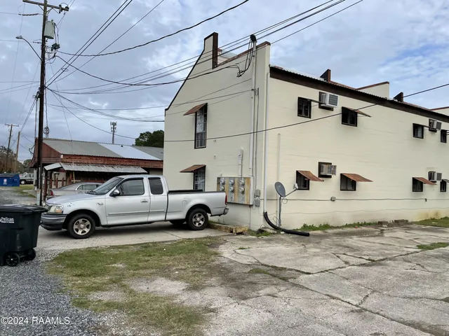$499,000 | 1318-1320 Delasalle Drive, New Iberia, LA 70560