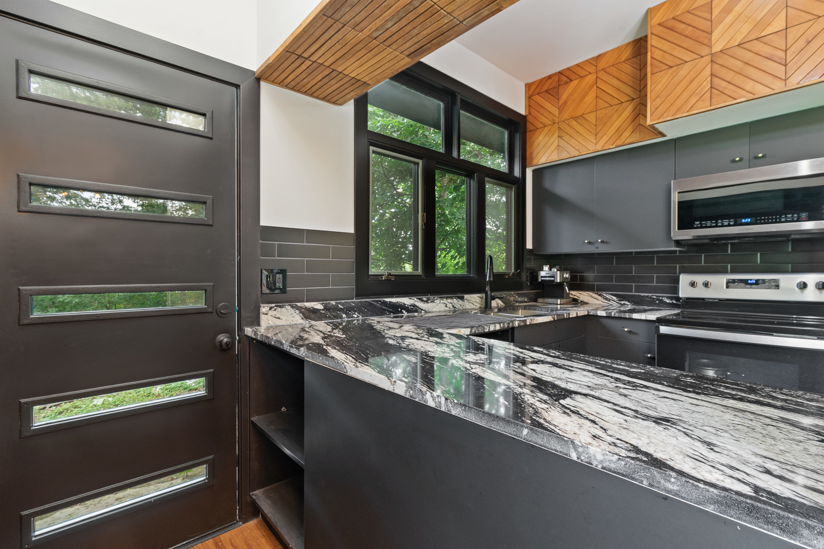 240 Oxford Road North Barrington, IL 60010 - Photo 15 of 62 Gallery Image 15