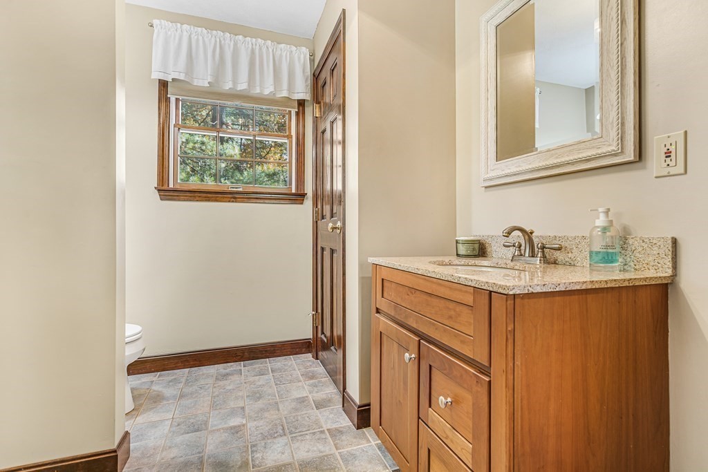 15 Ridgefield Road Norfolk, MA 02056 - Photo 11 of 31 Gallery Image 11