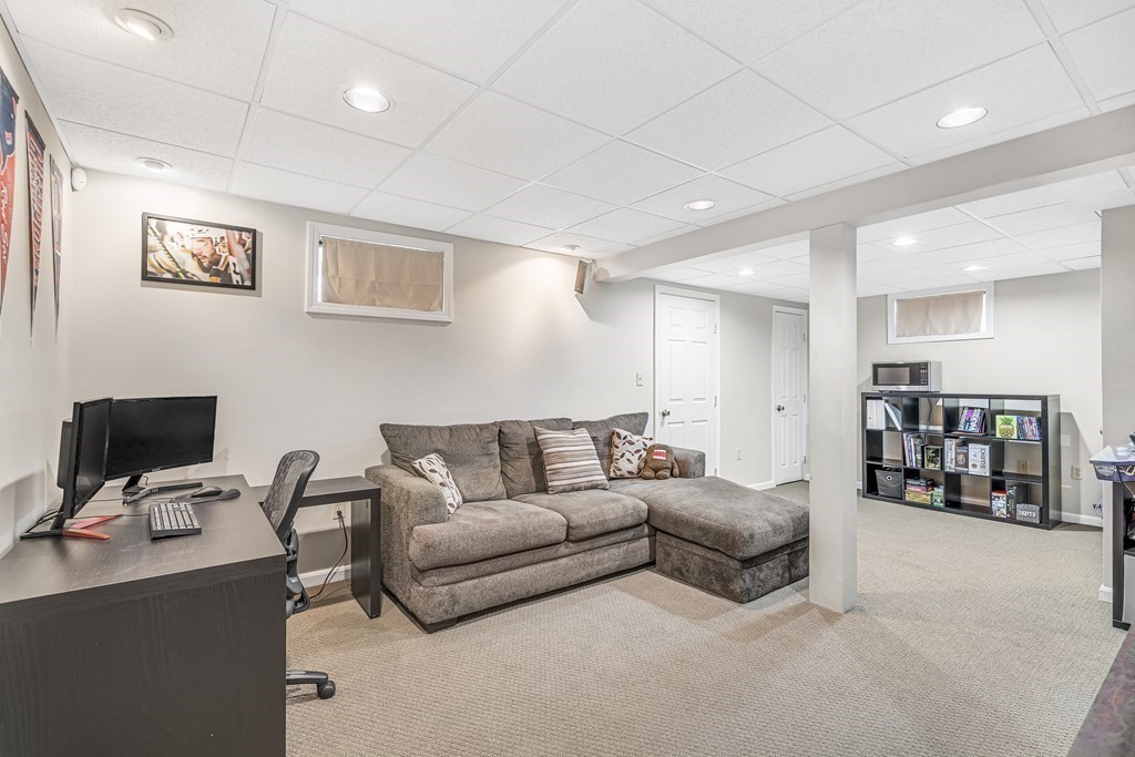 15 Ridgefield Road Norfolk, MA 02056 - Photo 23 of 31 Gallery Image 23