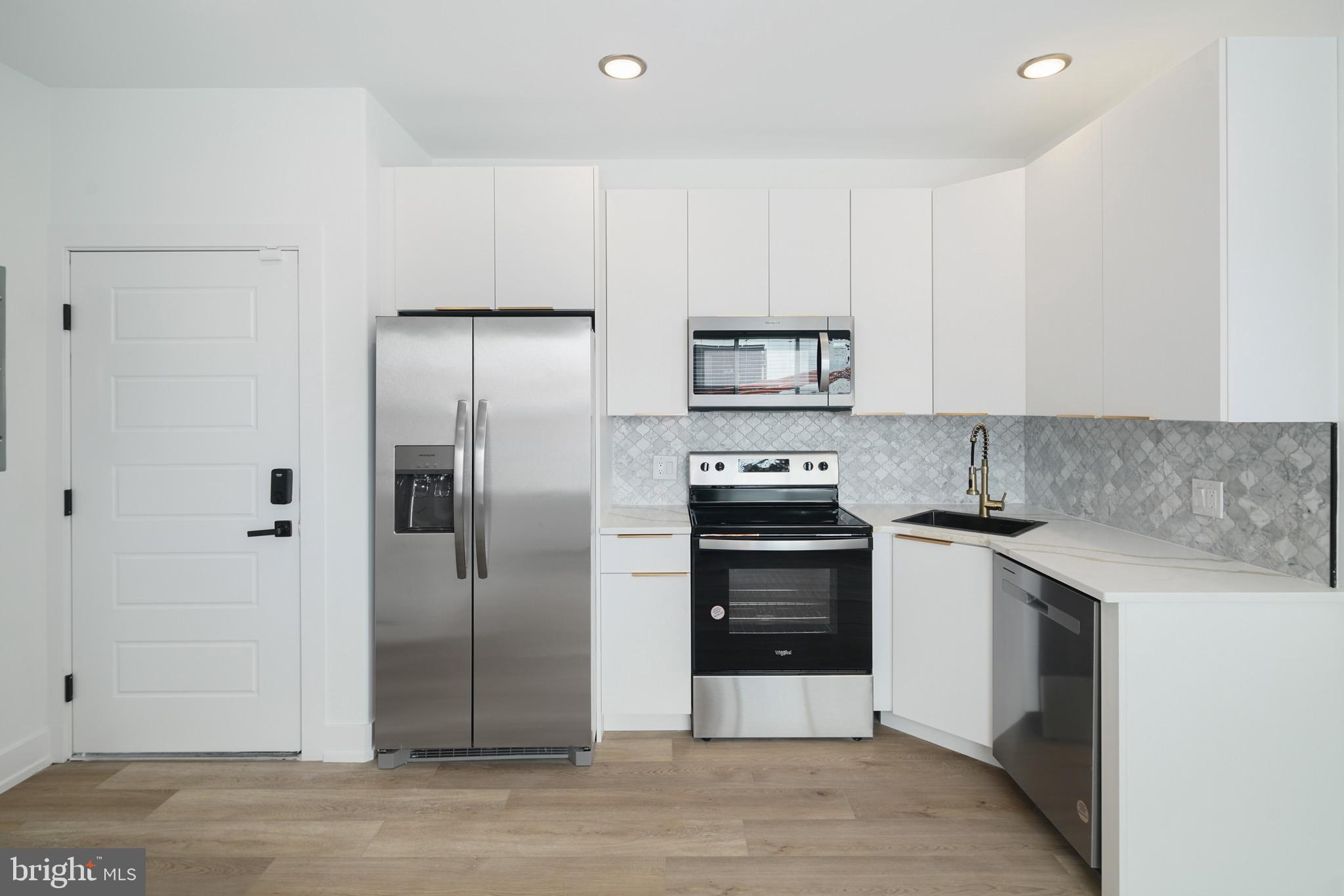 2000 North Front Street, Unit 14 Philadelphia, PA 19122 - Photo 4 of 18