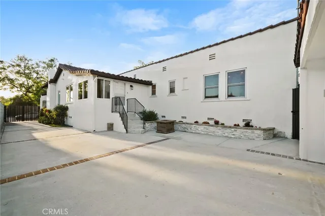 $1,920,000 | 1436 Ardmore Avenue, Glendale, CA 91202