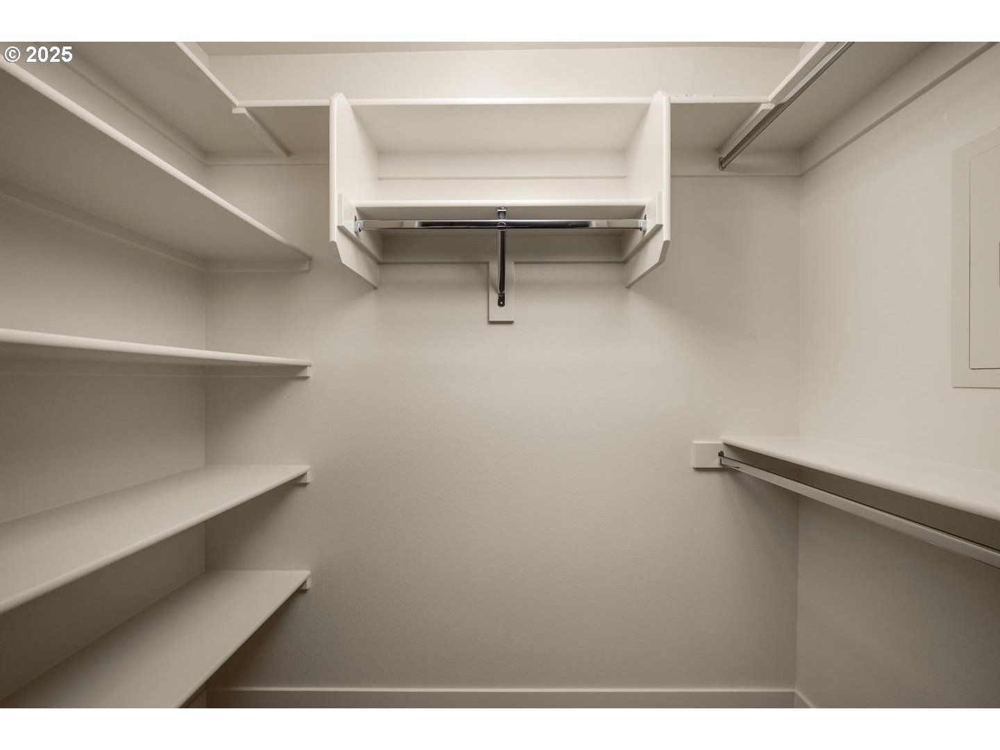 2620 North Kilpatrick Street Portland, OR 97217 - Photo 27 of 37 a view of an empty room