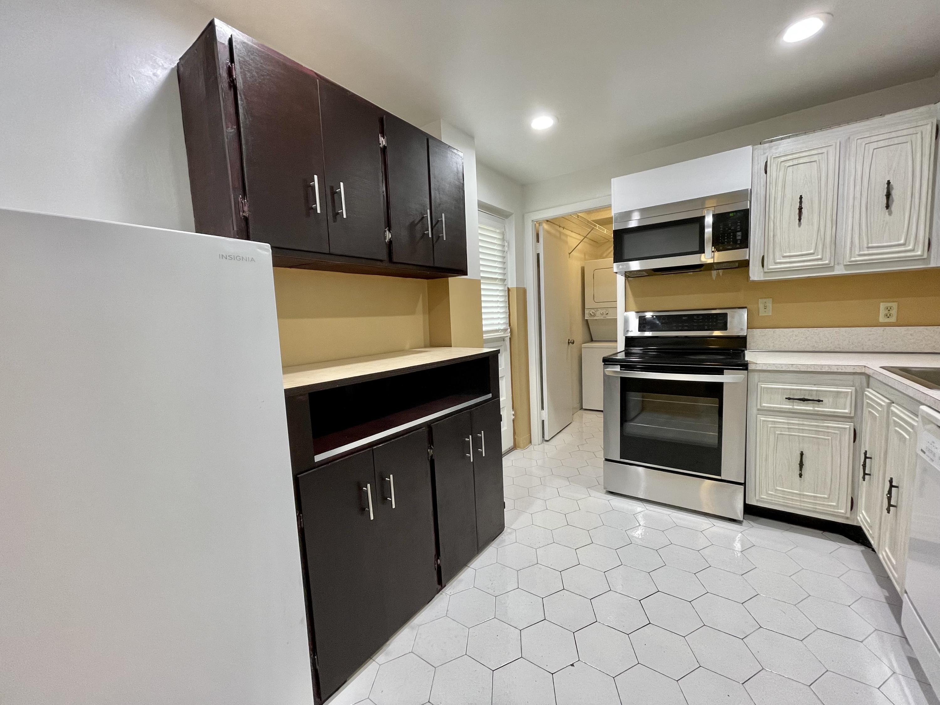 6461 Northwest 2nd Avenue, Unit 307 Boca Raton, FL 33487 - Photo 8 of 28 IMG_4808