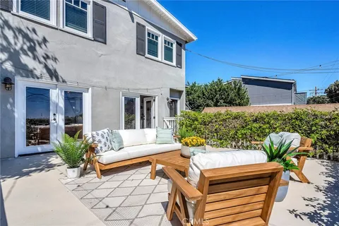 $1,600,000 | 907 Diamond Street, Redondo Beach, CA 90277
