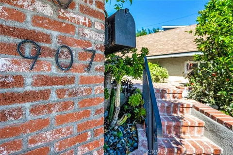 $1,600,000 | 907 Diamond Street, Redondo Beach, CA 90277