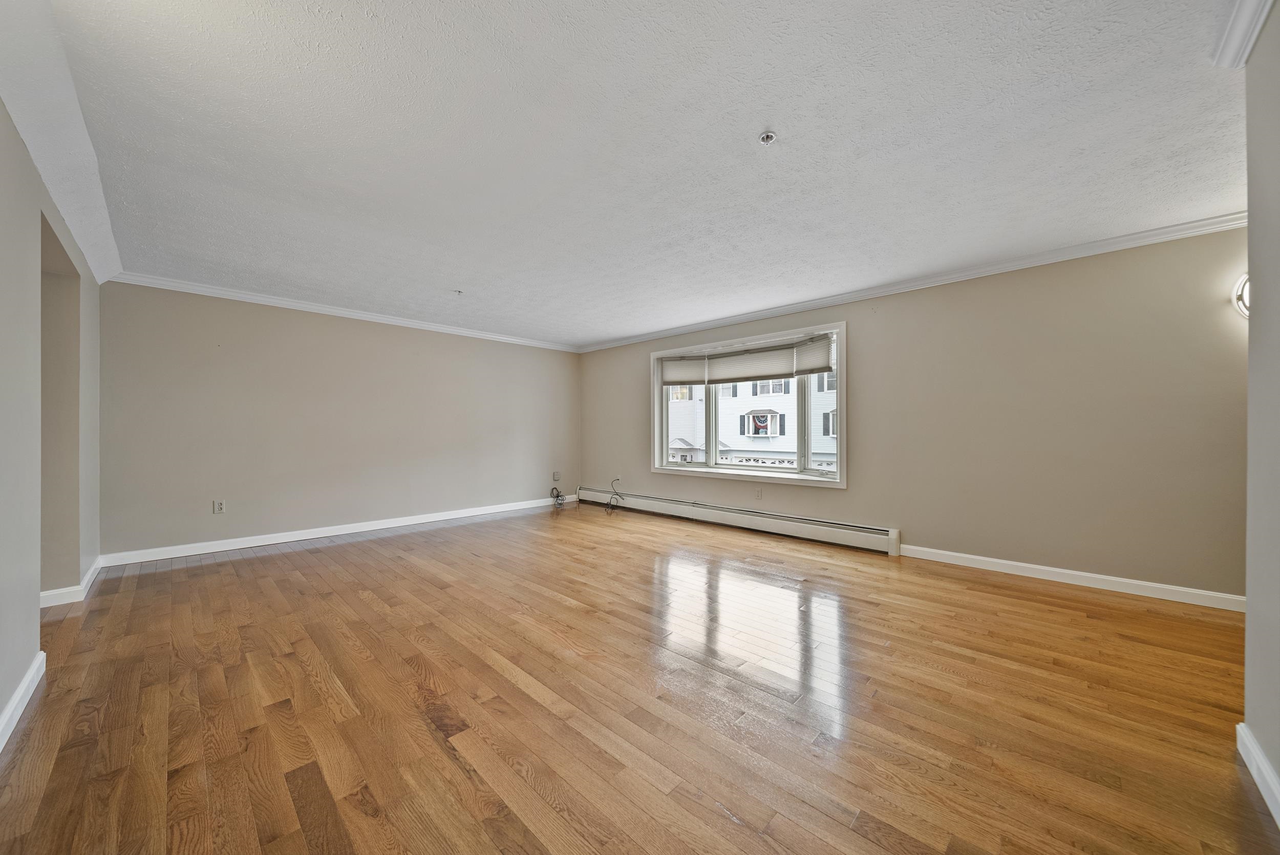 624 Hackett Hill Road Manchester, NH 03102 - Photo 14 of 38