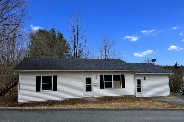 $228,500 | 29 Cross Street, Newport, VT 05855