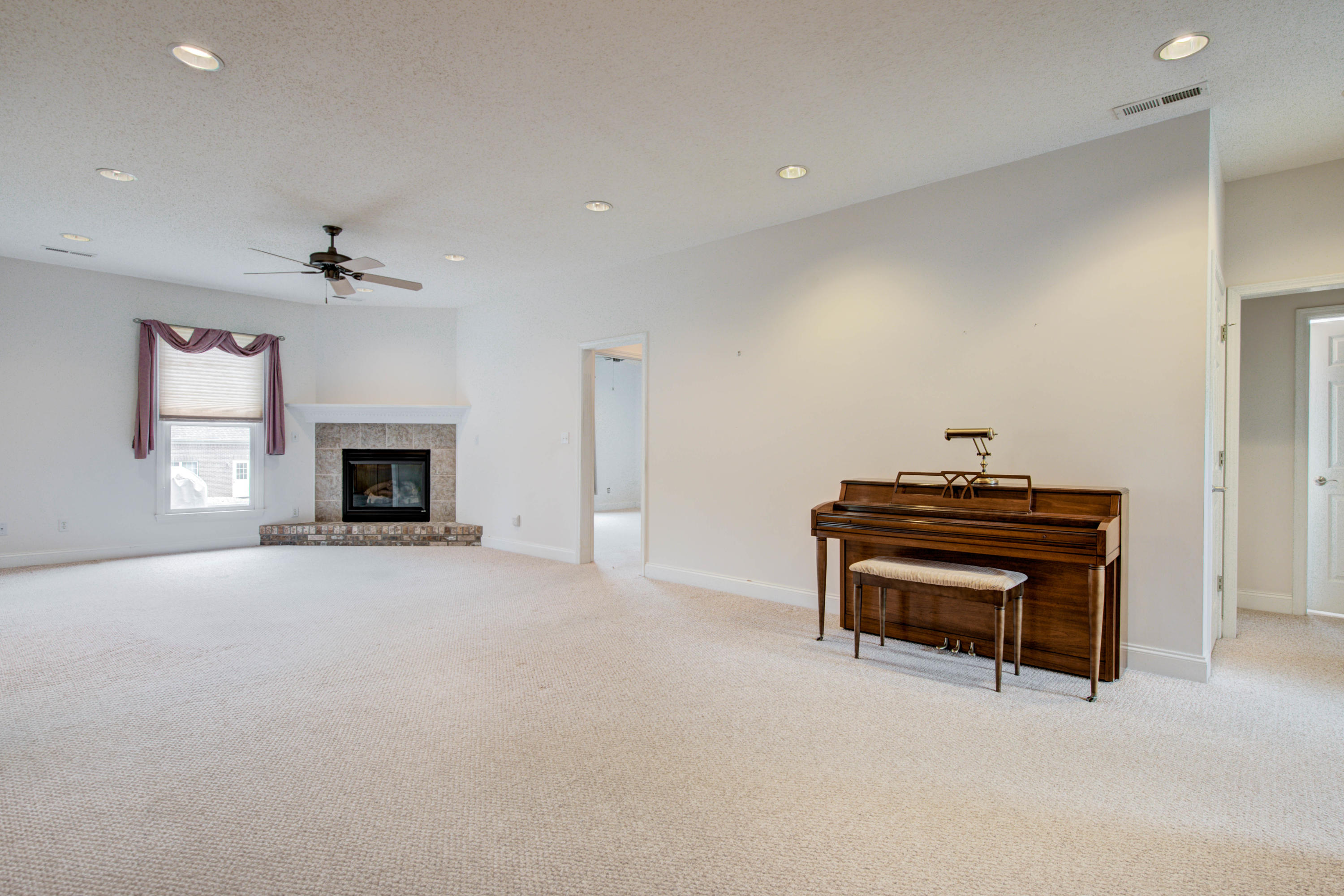 101 Dancer Lane Oak Ridge, TN 37830 - Photo 4 of 33 4