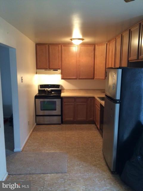 808 Corktree Road Baltimore, MD 21220 - Photo 4 of 11 Kitchen