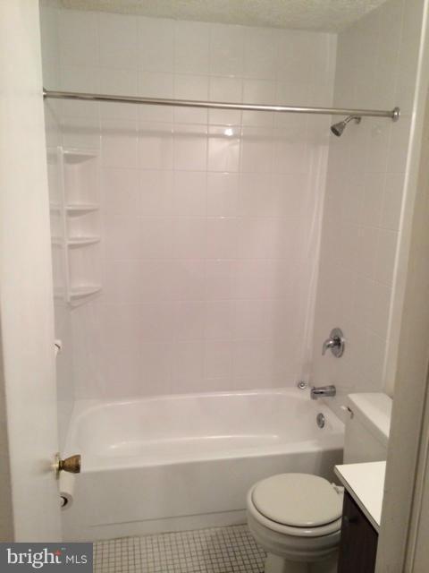 808 Corktree Road Baltimore, MD 21220 - Photo 5 of 11 Bath