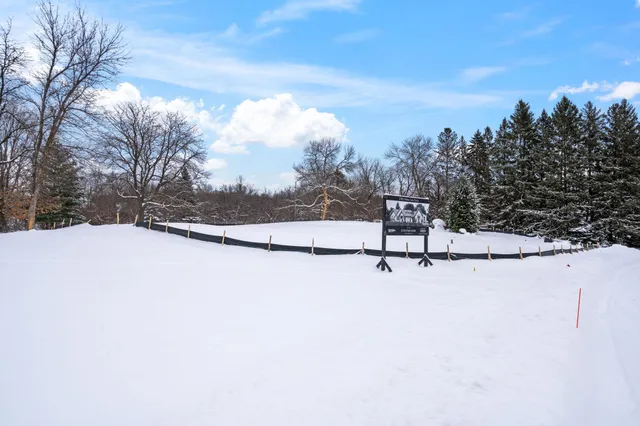 $2,400,000 | 2780 White Oak Circle, Long Lake, MN 55356