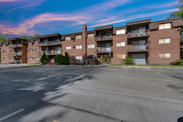 $105,000 | 18555 Hickory Court, Unit 24, Lansing, IL 60438