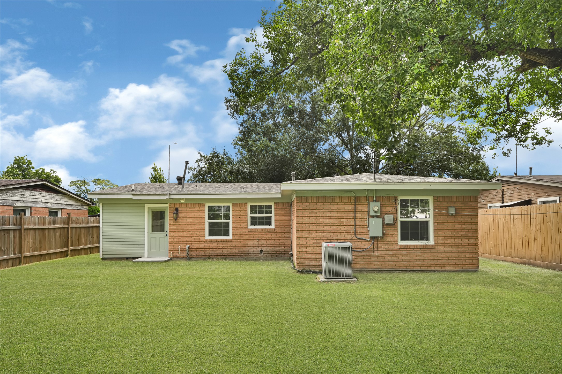 8526 Vennard Road Houston, TX 77034 - Photo 5 of 9