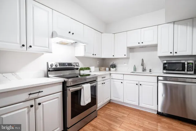 $325,000 | 7911 Casa Grande Place, Unit 122A, Alexandria, VA 22309