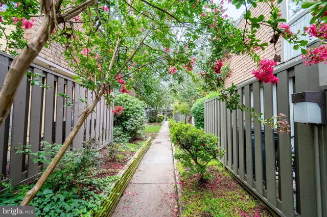 $325,000 | 7911 Casa Grande Place, Unit 122A, Alexandria, VA 22309