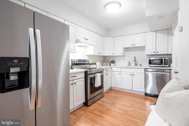$325,000 | 7911 Casa Grande Place, Unit 122A, Alexandria, VA 22309