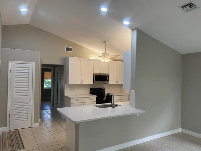 $2,500 | 11816 Southwest Grapefruit Court, Palm City, FL 34990