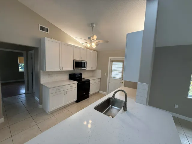 $2,500 | 11816 Southwest Grapefruit Court, Palm City, FL 34990