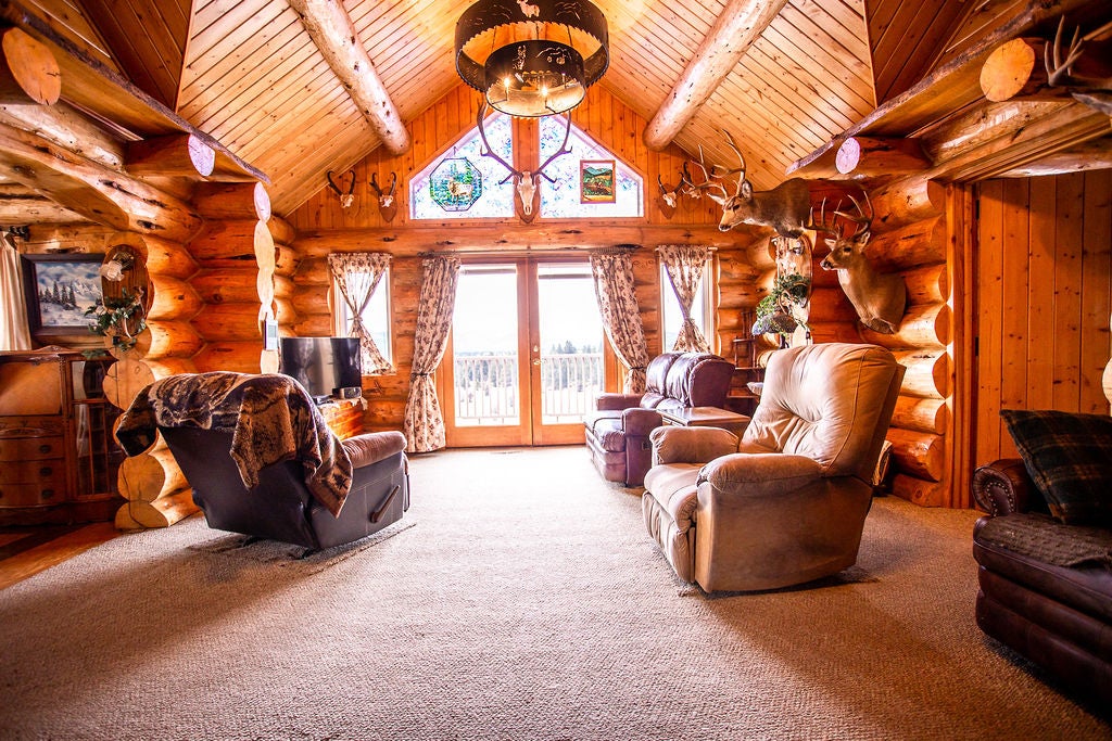 3358 Strandskov Road Lincoln, MT 59639 - Photo 11 of 80 Livingroom
