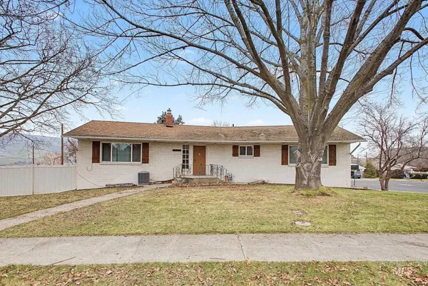 $429,900 | 2715 Sunset Drive, Lewiston, ID 83501