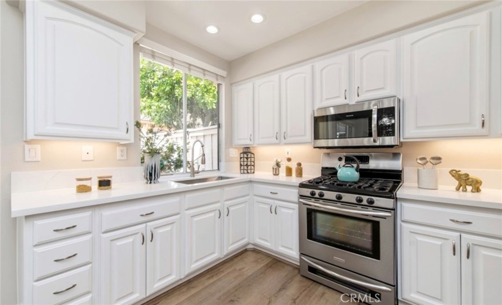 12 Parthenia Irvine, CA 92606 - Photo 4 of 15