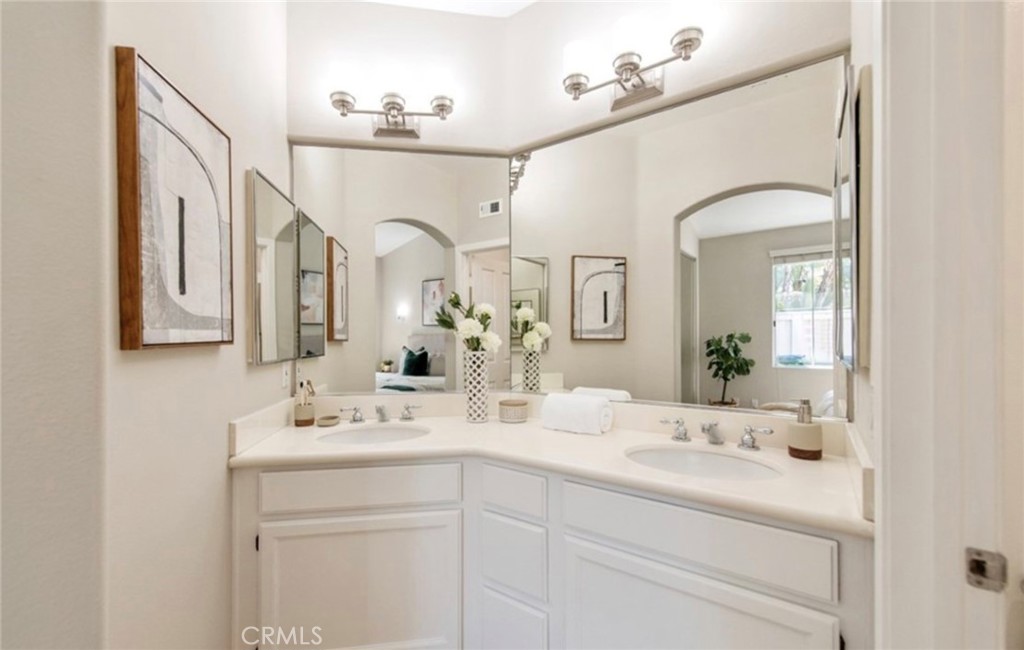 12 Parthenia Irvine, CA 92606 - Photo 9 of 15