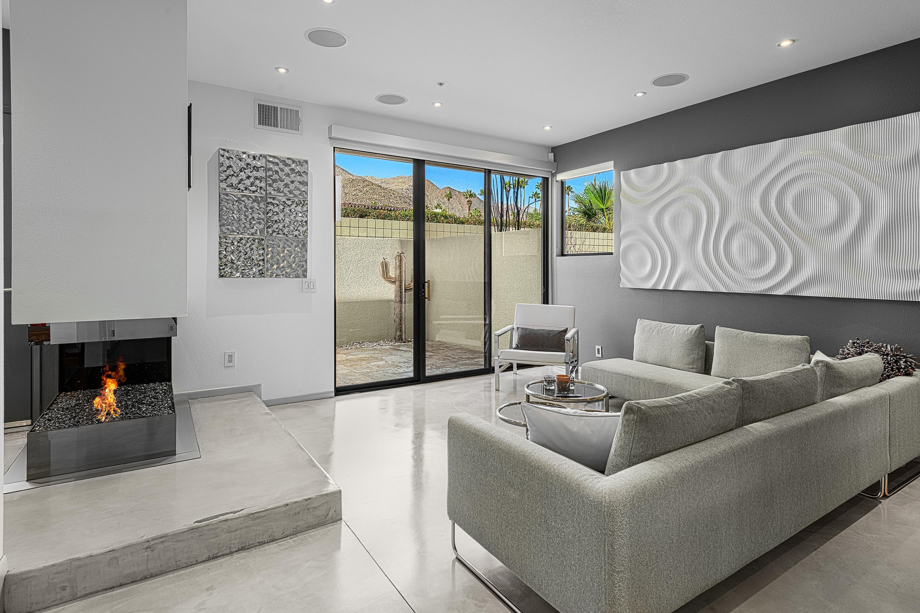651 East Arenas Road Palm Springs, CA 92262 - Photo 4 of 28 2006