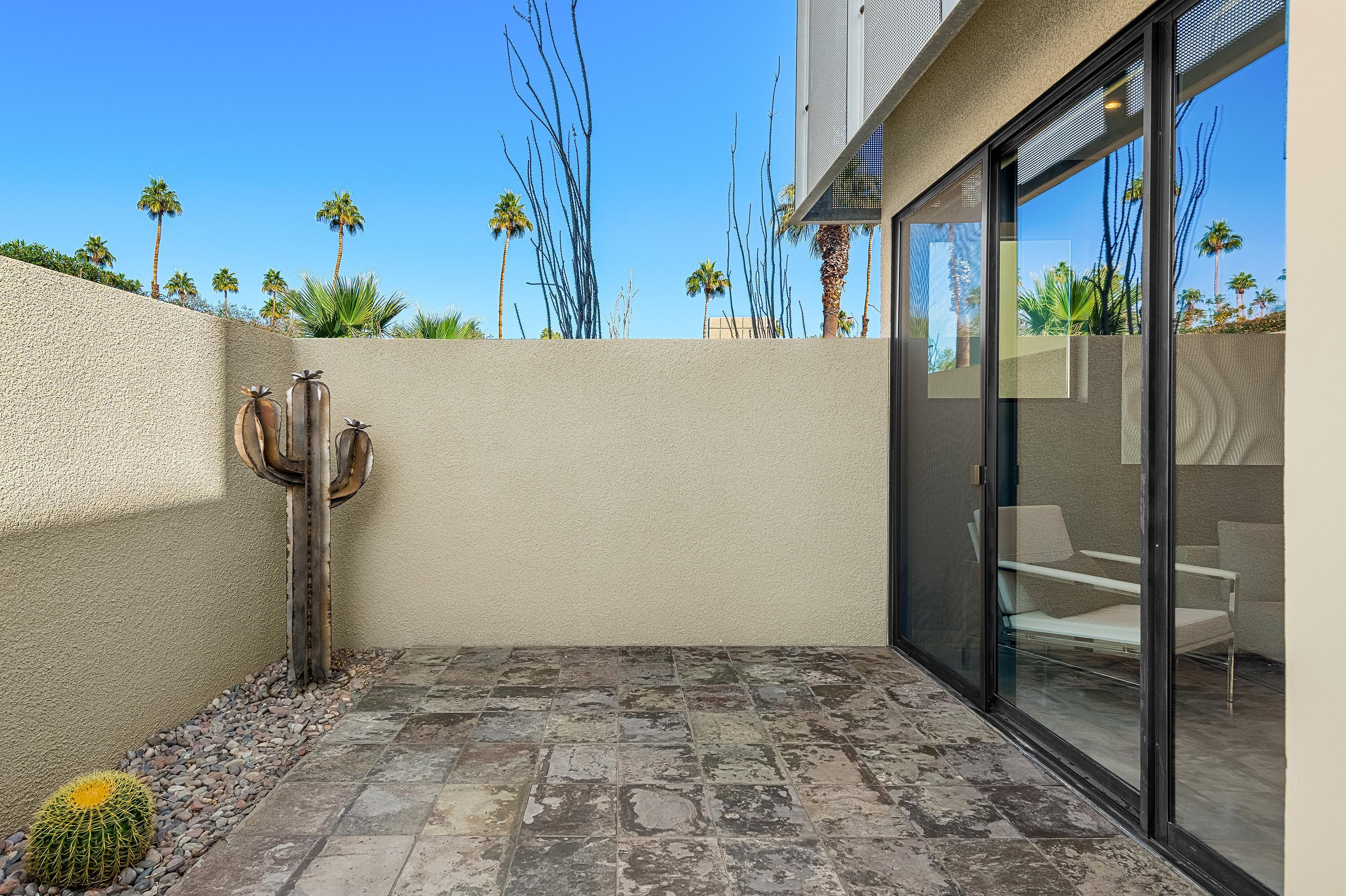 651 East Arenas Road Palm Springs, CA 92262 - Photo 6 of 28 2008
