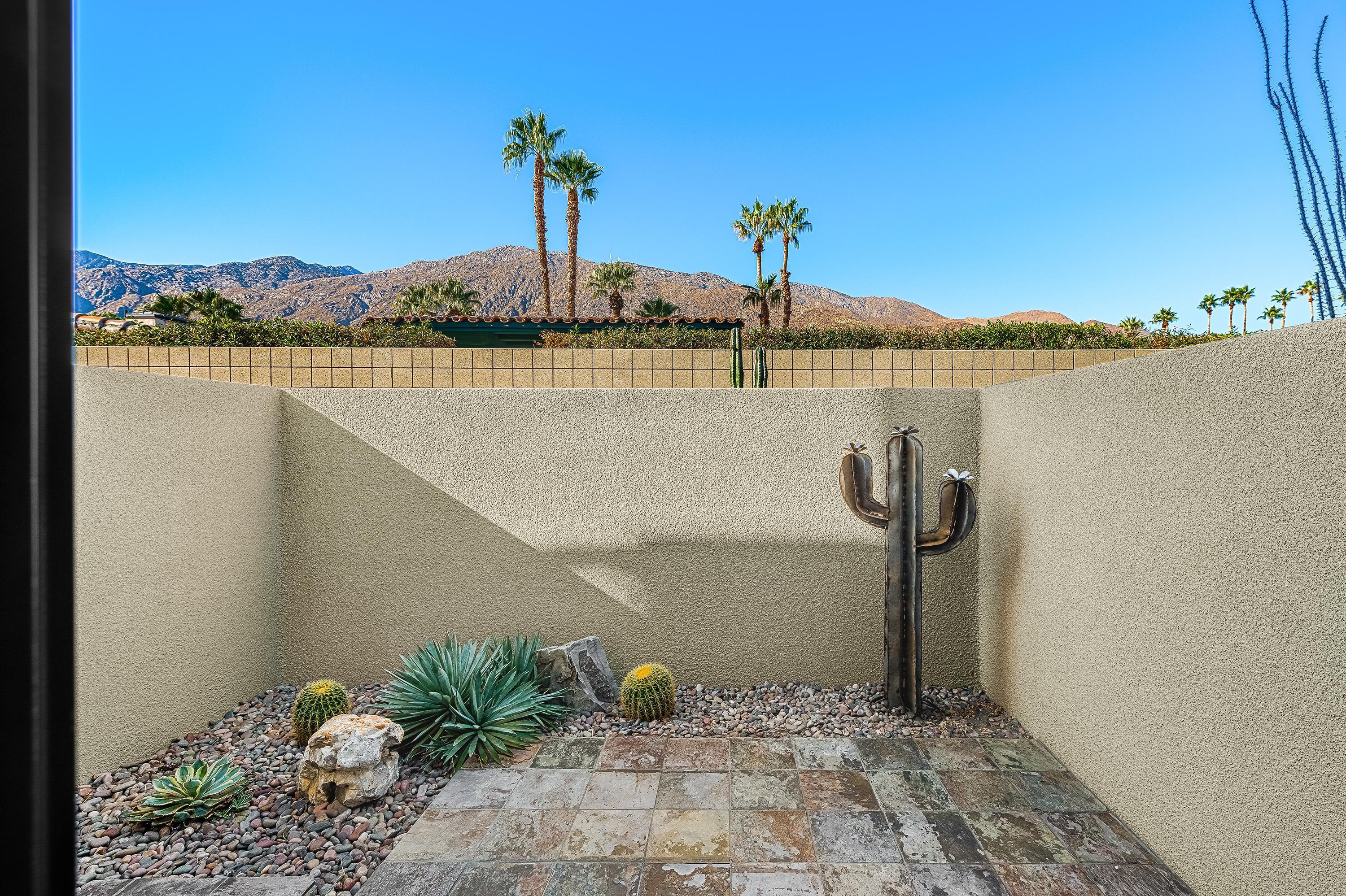 651 East Arenas Road Palm Springs, CA 92262 - Photo 7 of 28 2009