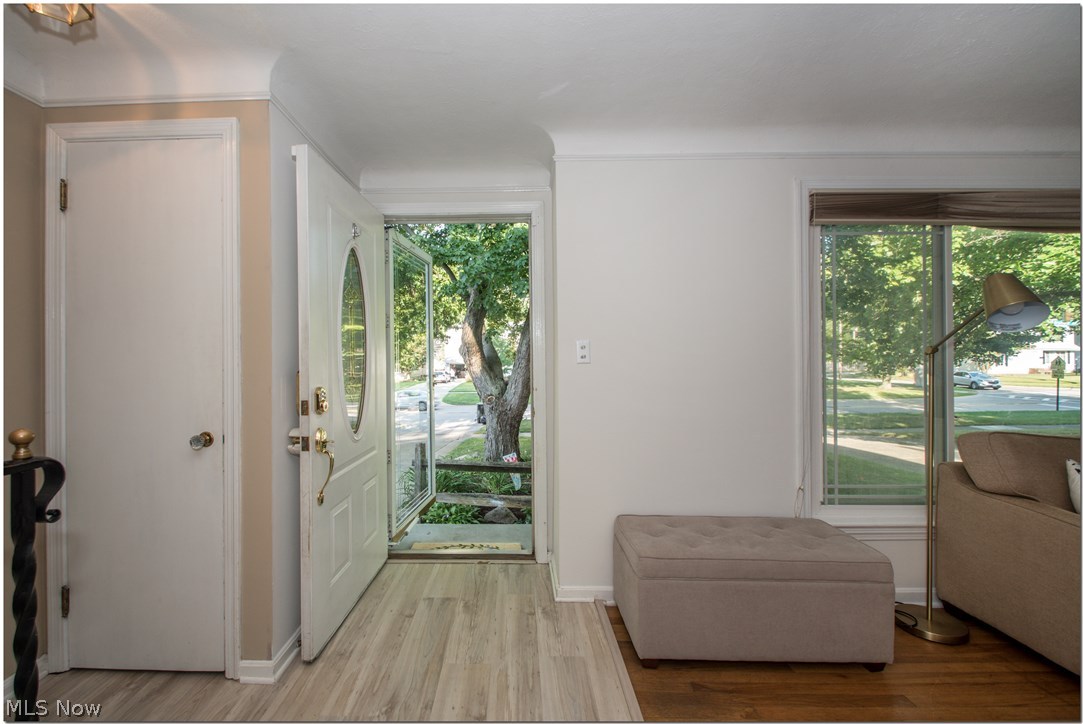 1343 Brainard Road Cleveland, OH 44124 - Photo 4 of 32