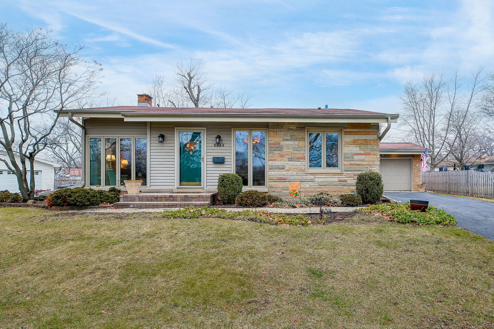 5924 Carpenter Street Downers Grove, IL 60516 - Photo 2 of 28 a view of a house with a outdoor space