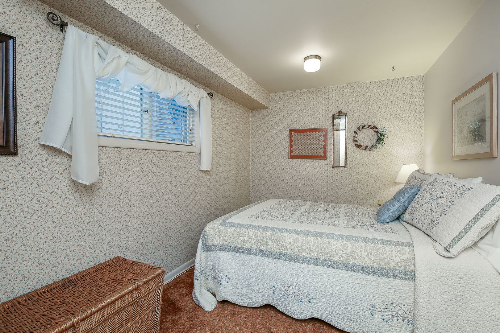 5924 Carpenter Street Downers Grove, IL 60516 - Photo 21 of 28 a bedroom with a bed and a window