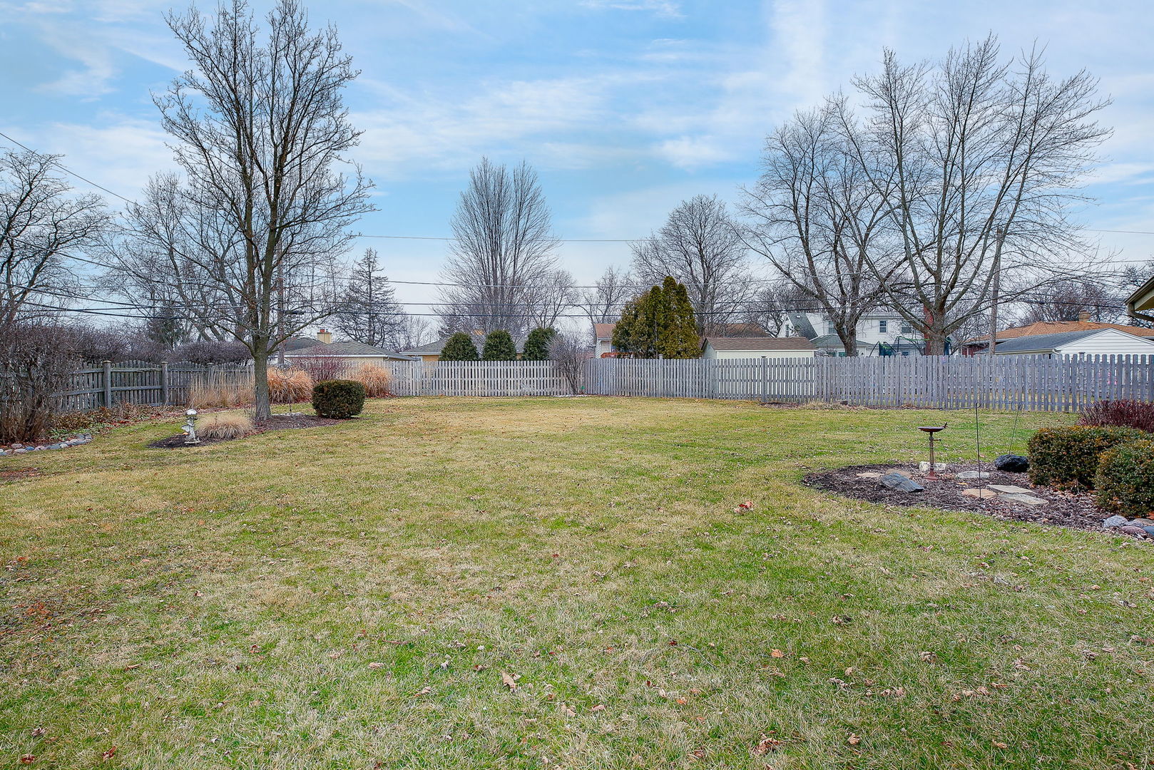 5924 Carpenter Street Downers Grove, IL 60516 - Photo 4 of 28 a view of outdoor space with garden and trees