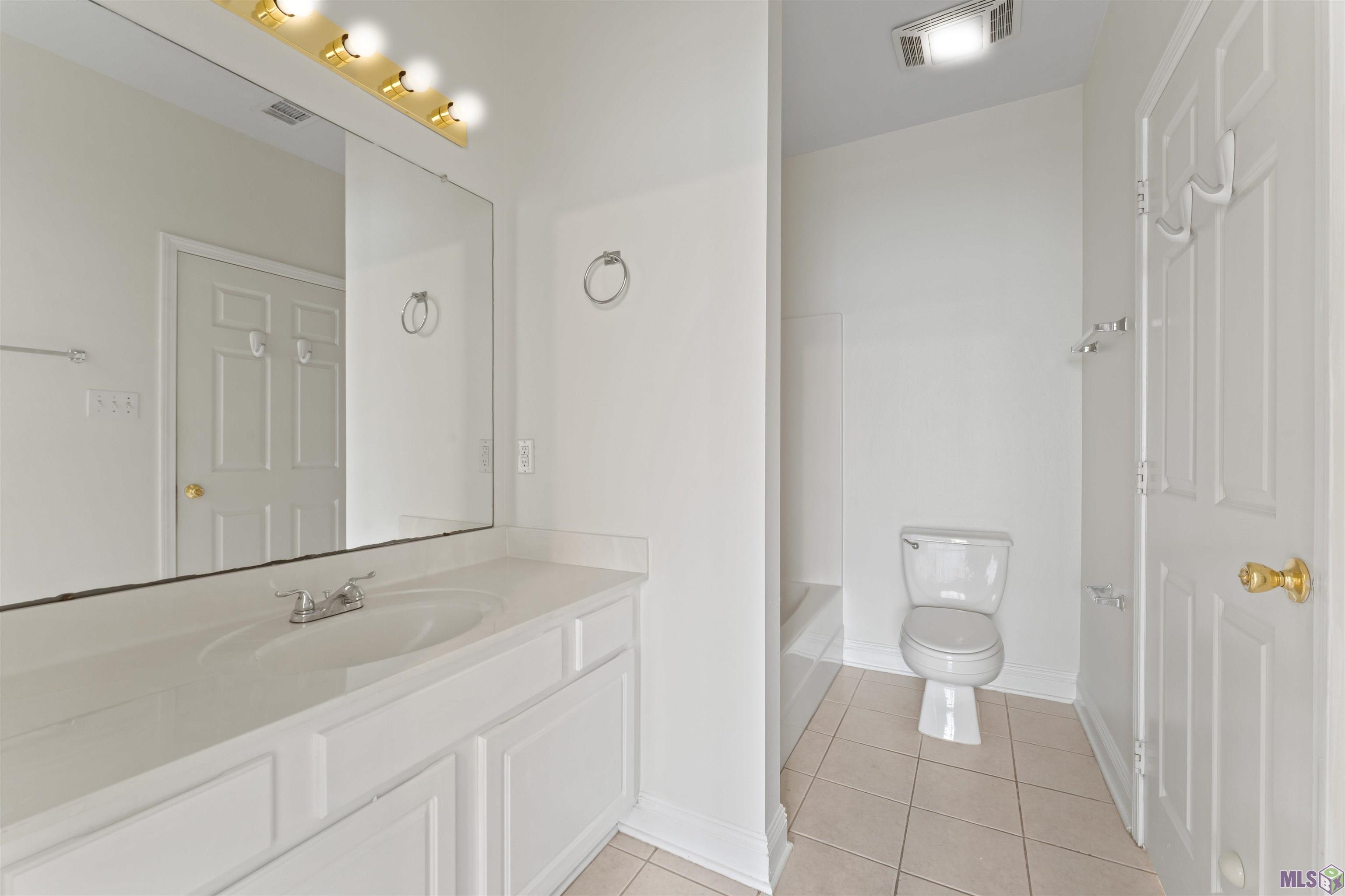 5151 Etta Street, Unit 3F Baton Rouge, LA 70820 - Photo 13 of 16 Gallery Image 13