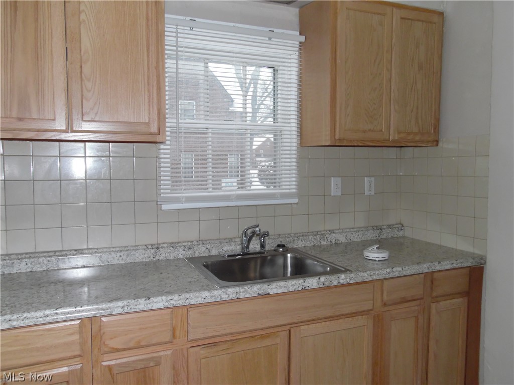 3133 Becket Road Cleveland, OH 44120 - Photo 3 of 18