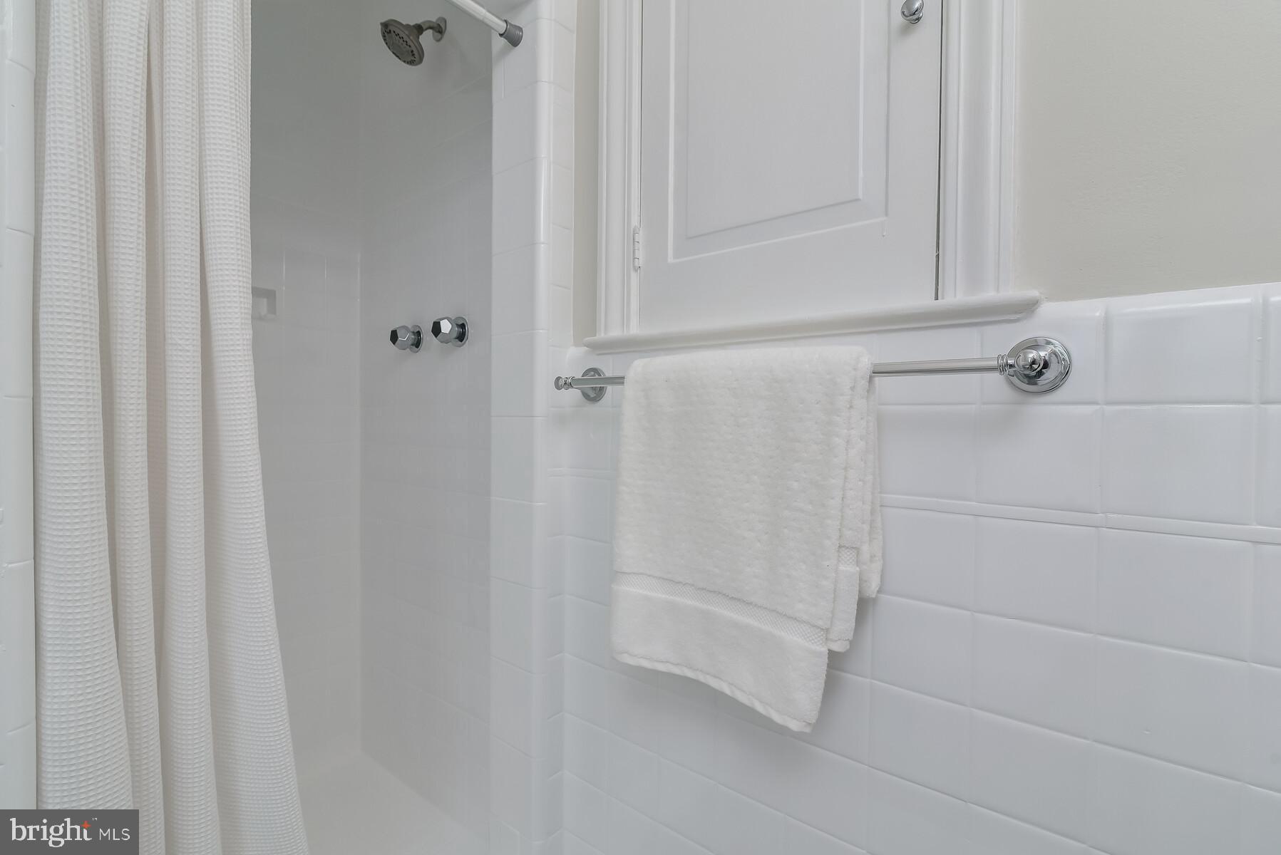 5705 Harwick Road Bethesda, MD 20816 - Photo 33 of 56 Primary Bath