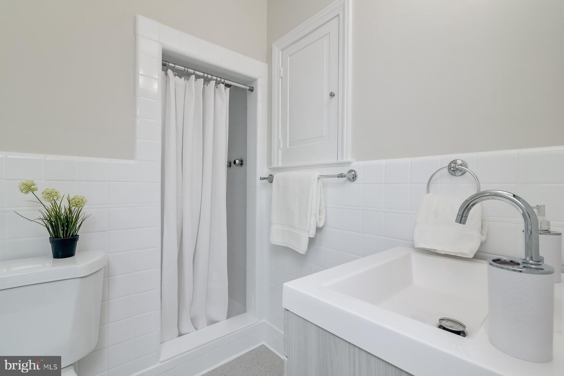 5705 Harwick Road Bethesda, MD 20816 - Photo 10 of 56 Updated primary bath