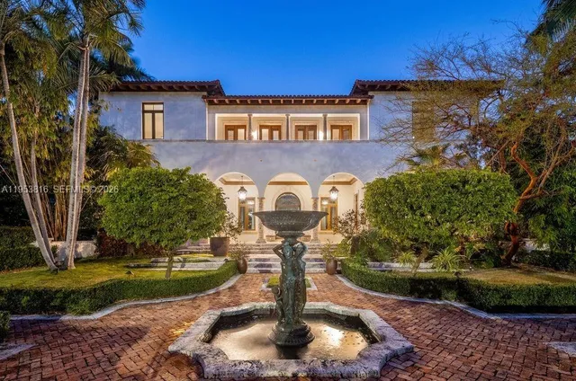 $28,000,000 | 221 Casuarina Concourse, Coral Gables, FL 33143