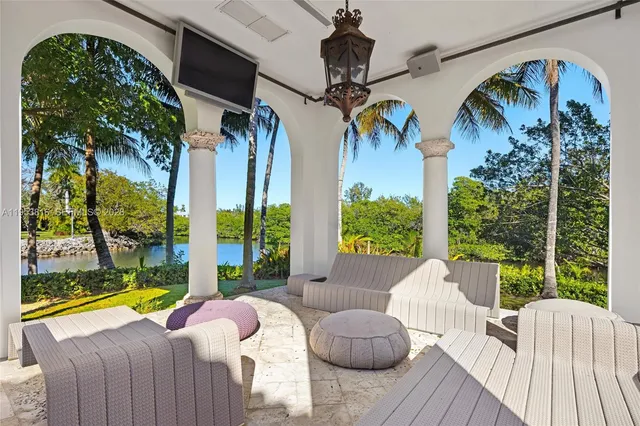 $28,000,000 | 221 Casuarina Concourse, Coral Gables, FL 33143
