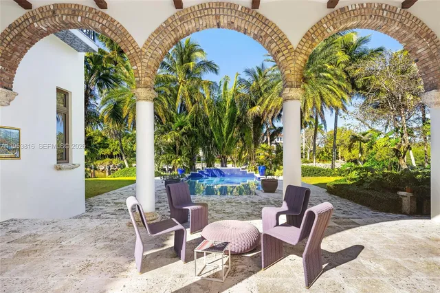 $28,000,000 | 221 Casuarina Concourse, Coral Gables, FL 33143