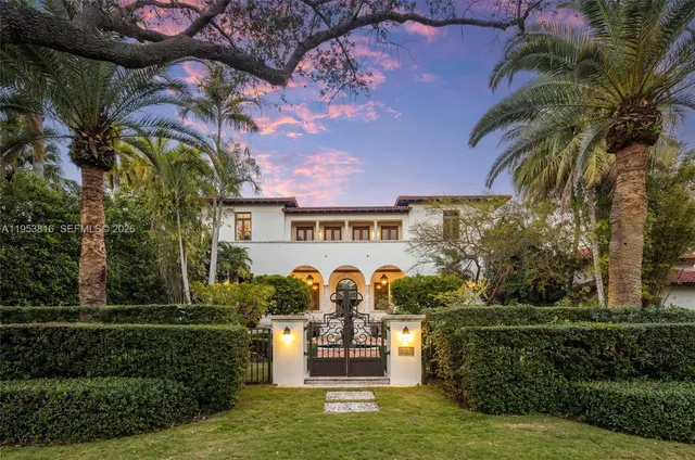 $28,000,000 | 221 Casuarina Concourse, Coral Gables, FL 33143