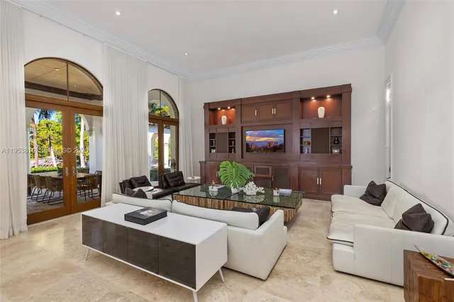 $28,000,000 | 221 Casuarina Concourse, Coral Gables, FL 33143