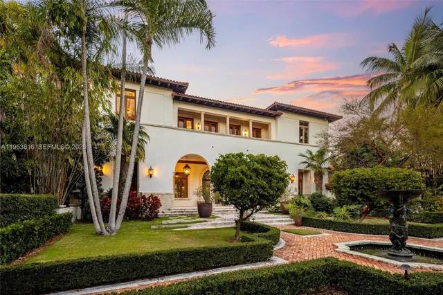 $28,000,000 | 221 Casuarina Concourse, Coral Gables, FL 33143