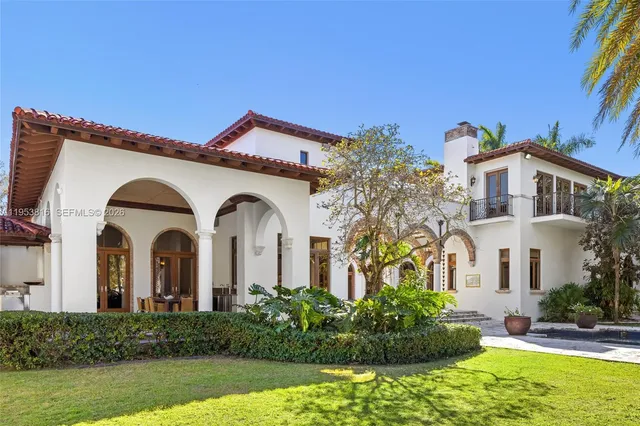 $28,000,000 | 221 Casuarina Concourse, Coral Gables, FL 33143