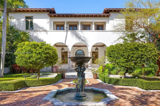 $28,000,000 | 221 Casuarina Concourse, Coral Gables, FL 33143