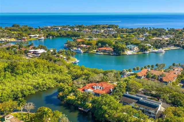 $28,000,000 | 221 Casuarina Concourse, Coral Gables, FL 33143