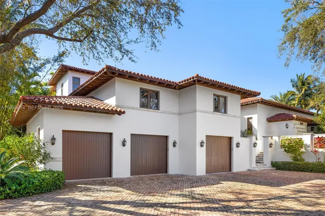 $28,000,000 | 221 Casuarina Concourse, Coral Gables, FL 33143